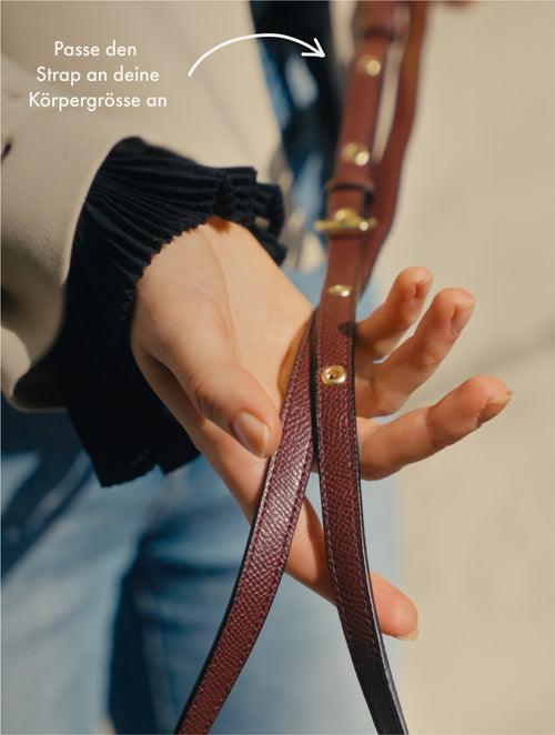 iPhone Hülle mit Strap - Burgundy